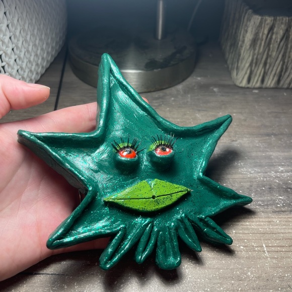 Pot leaf ashtray/incense burner - Picture 3 of 3